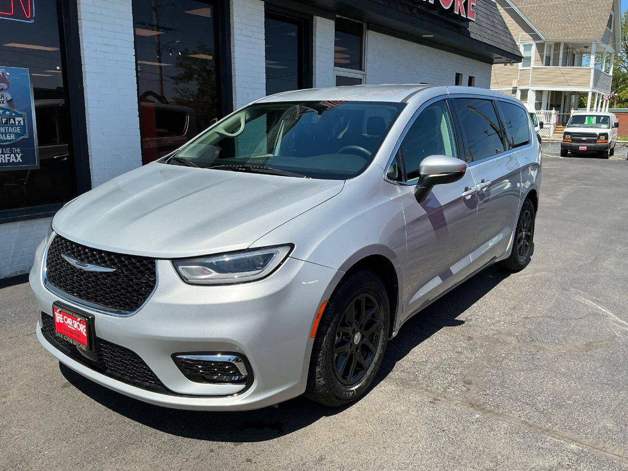 Chrysler Pacifica Touring L FWD 2023