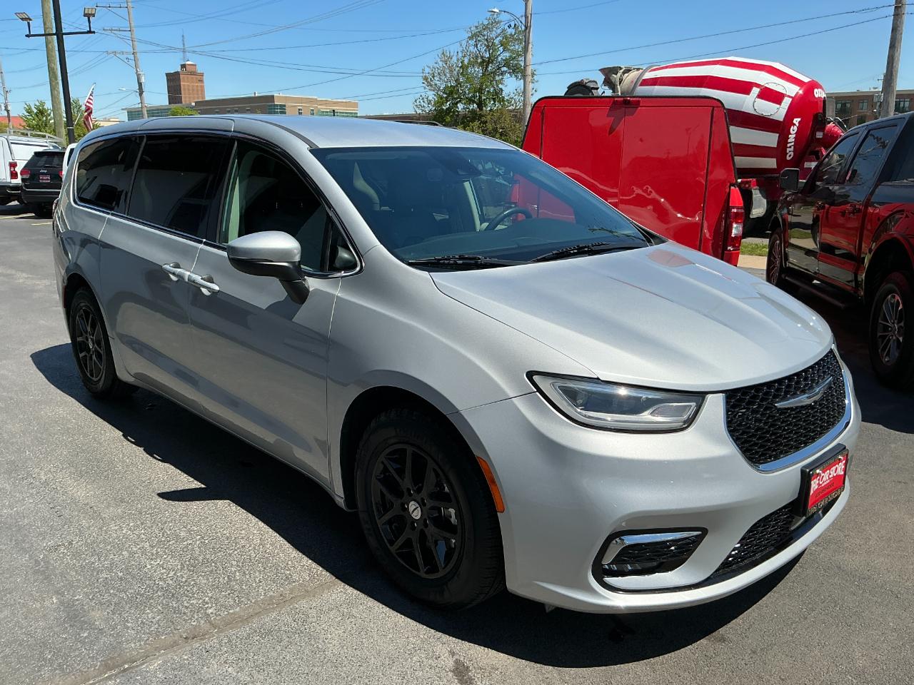 Chrysler Pacifica Touring L FWD 2023