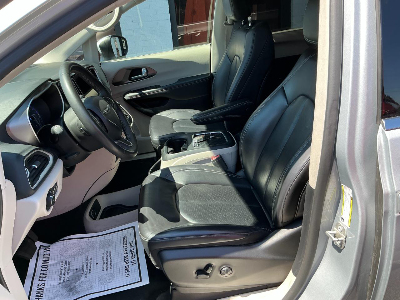 Chrysler Pacifica Touring L FWD 2023