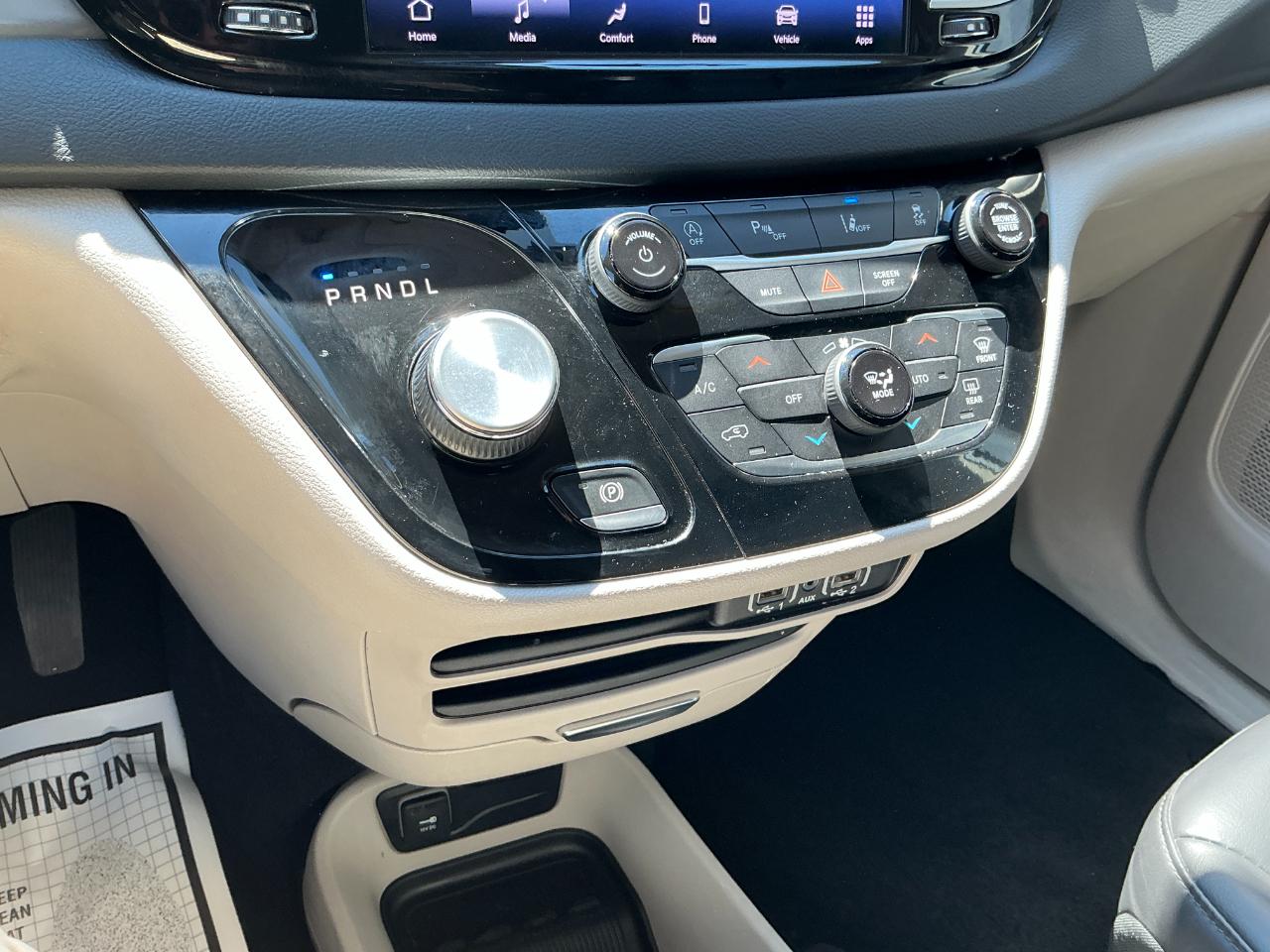 Chrysler Pacifica Touring L FWD 2023