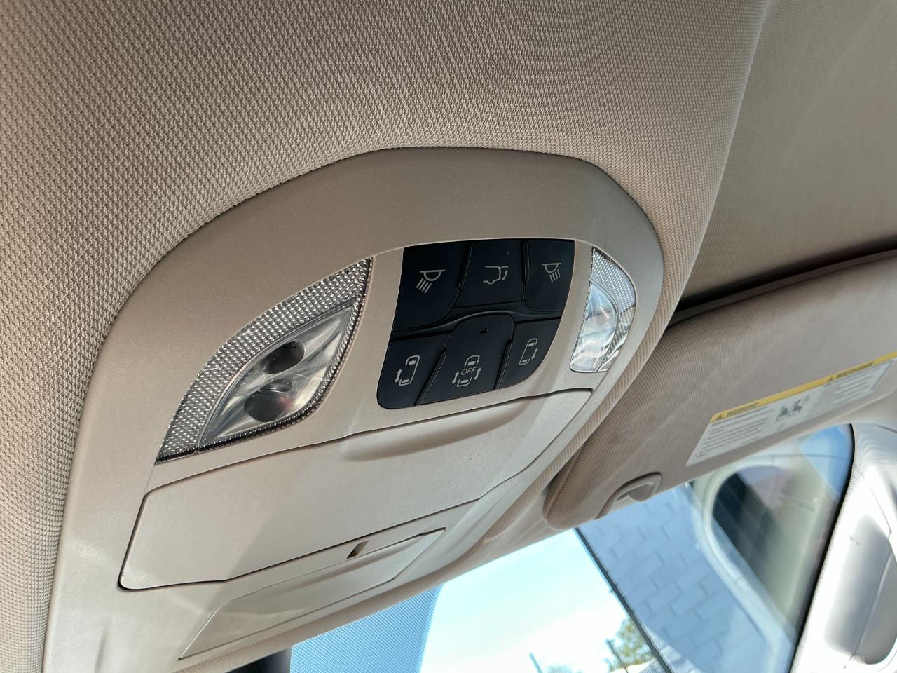 Chrysler Pacifica Touring L FWD 2023