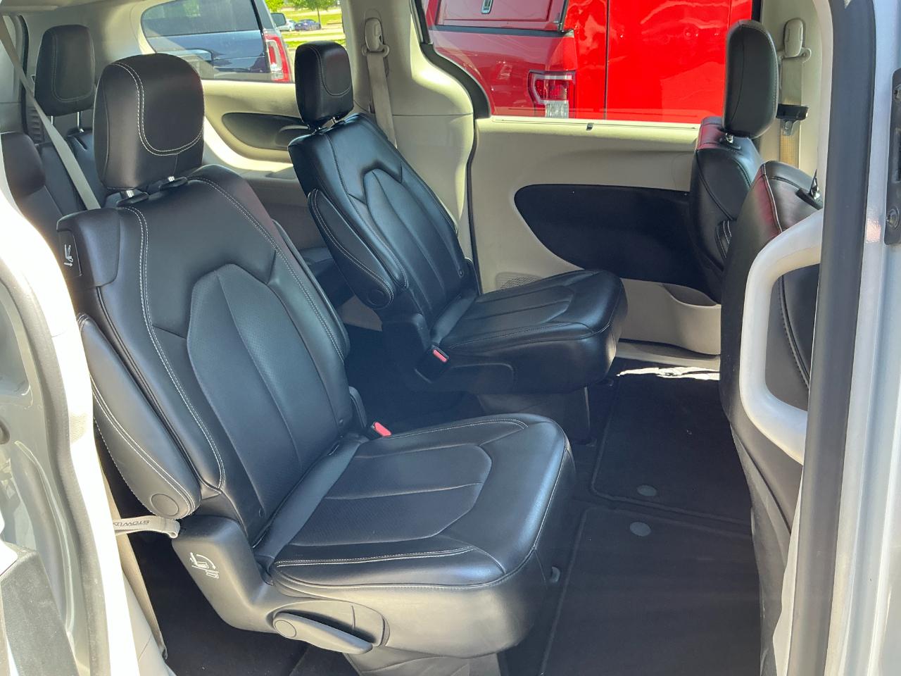 Chrysler Pacifica Touring L FWD 2023
