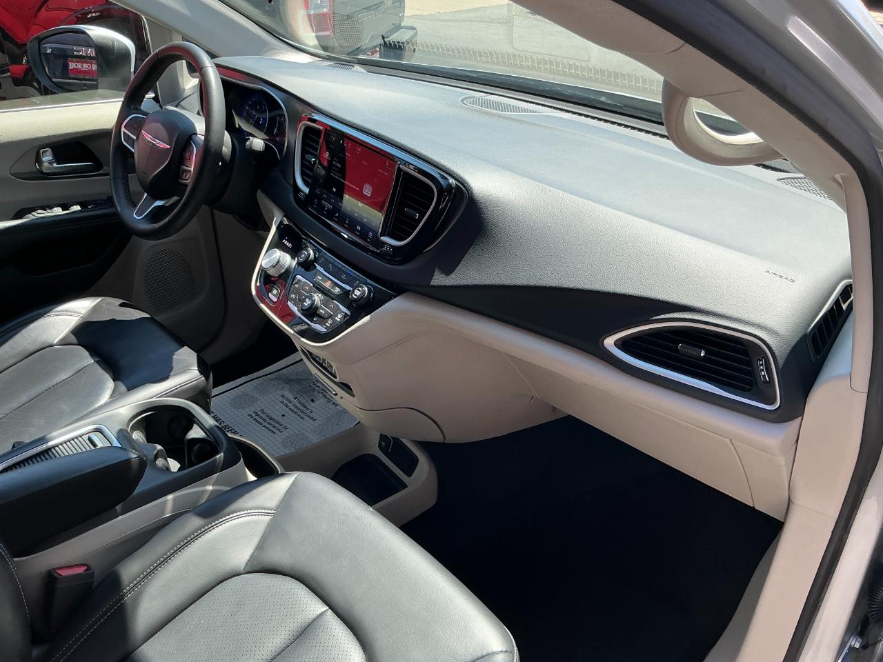 Chrysler Pacifica Touring L FWD 2023