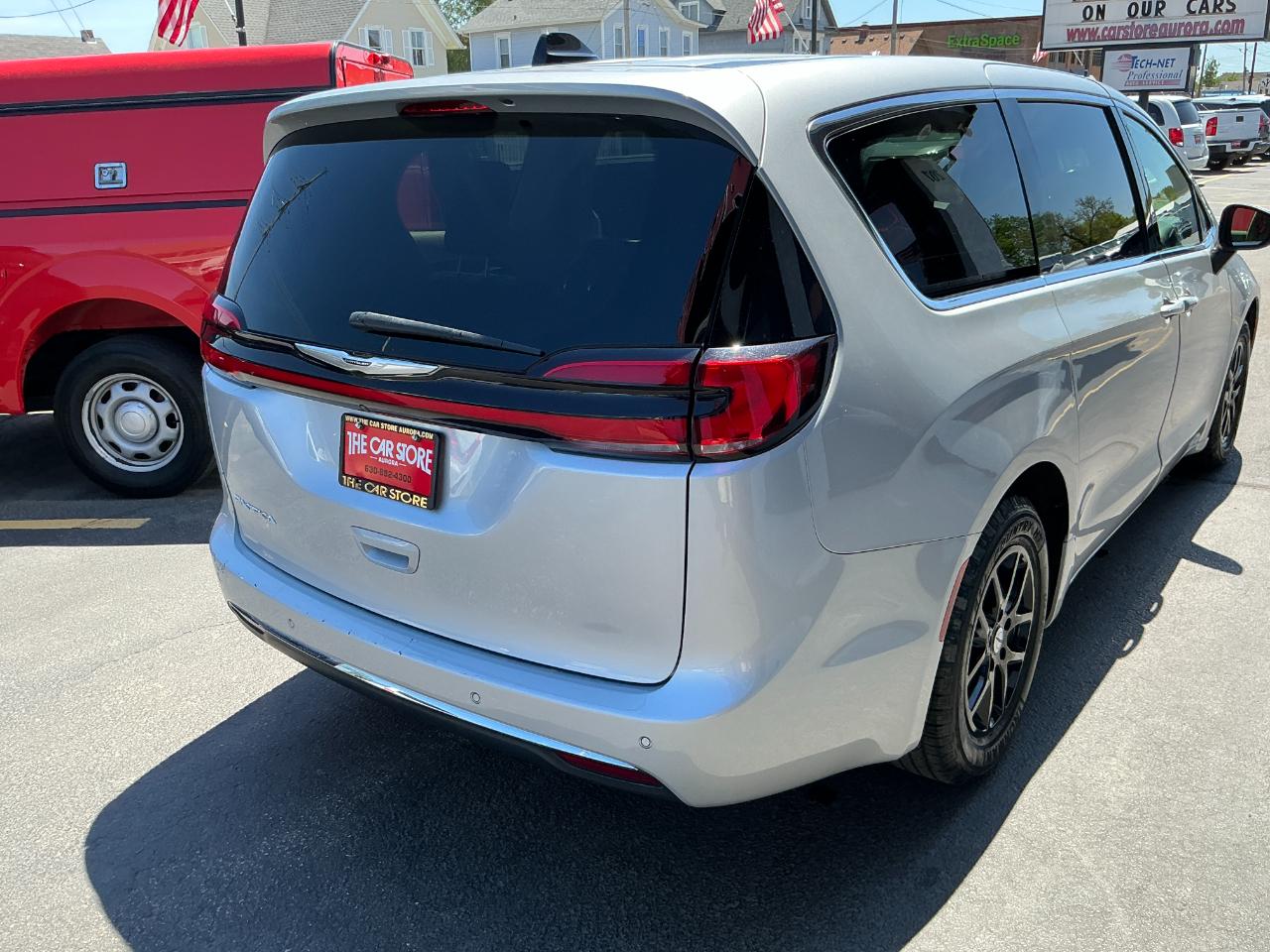 Chrysler Pacifica Touring L FWD 2023