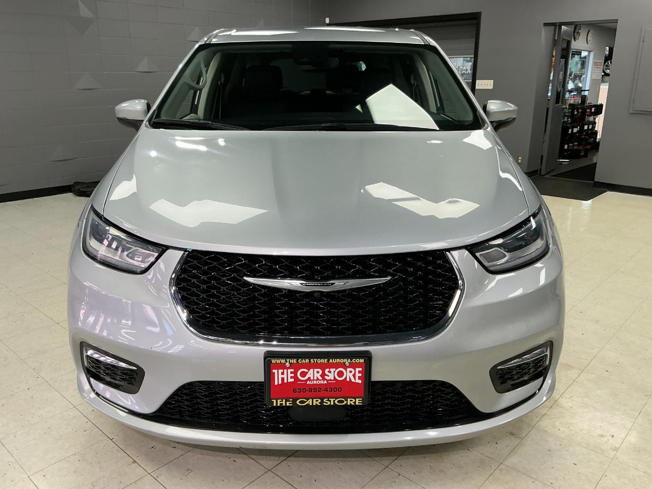 Chrysler Pacifica Touring L FWD 2023