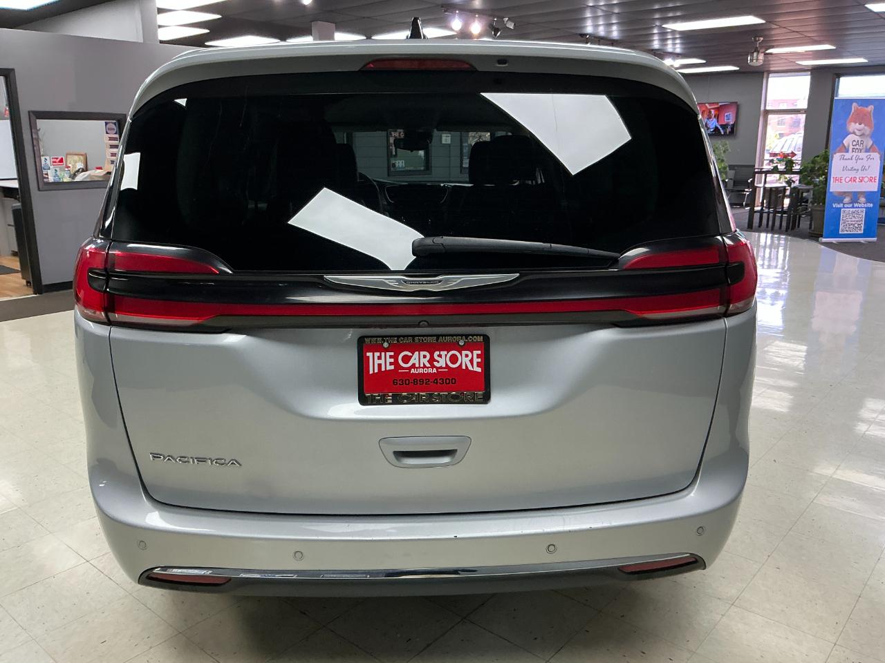 Chrysler Pacifica Touring L FWD 2023