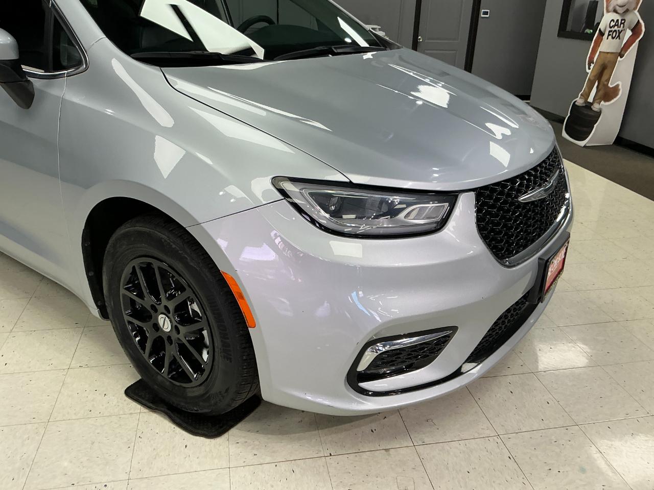 Chrysler Pacifica Touring L FWD 2023