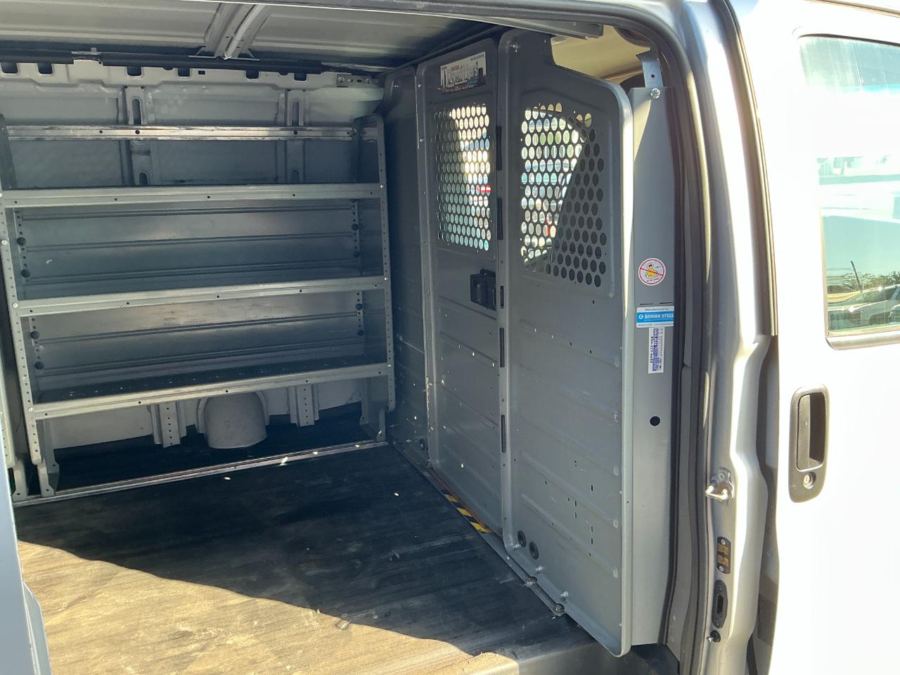 Chevrolet Express Cargo Van RWD 2500 135" 2014
