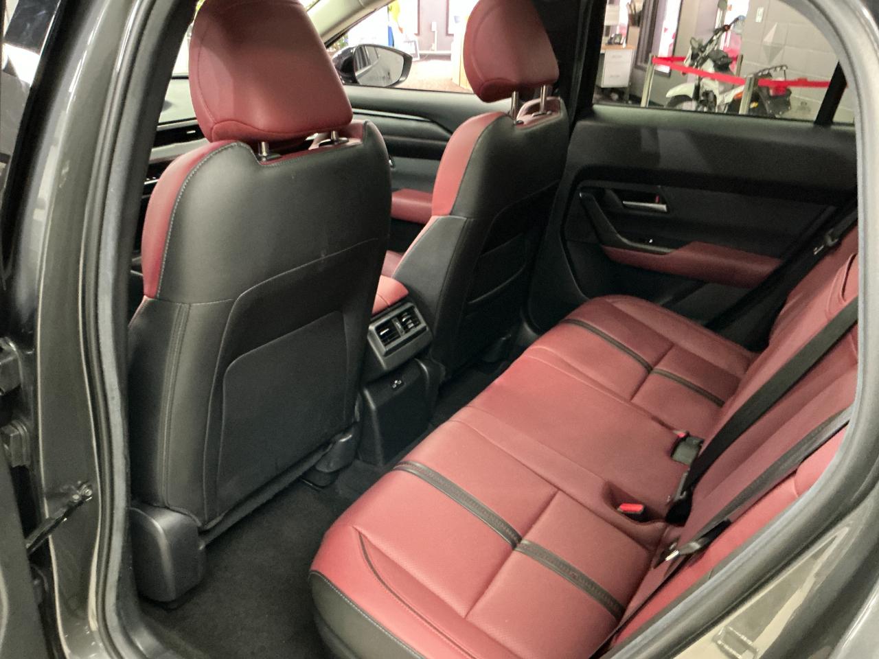 Mazda CX-50 Hybrid Premium Package AWD 2025