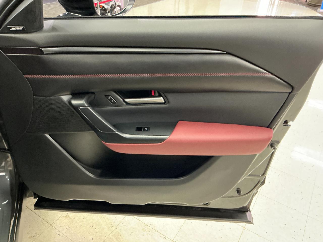 Mazda CX-50 Hybrid Premium Package AWD 2025