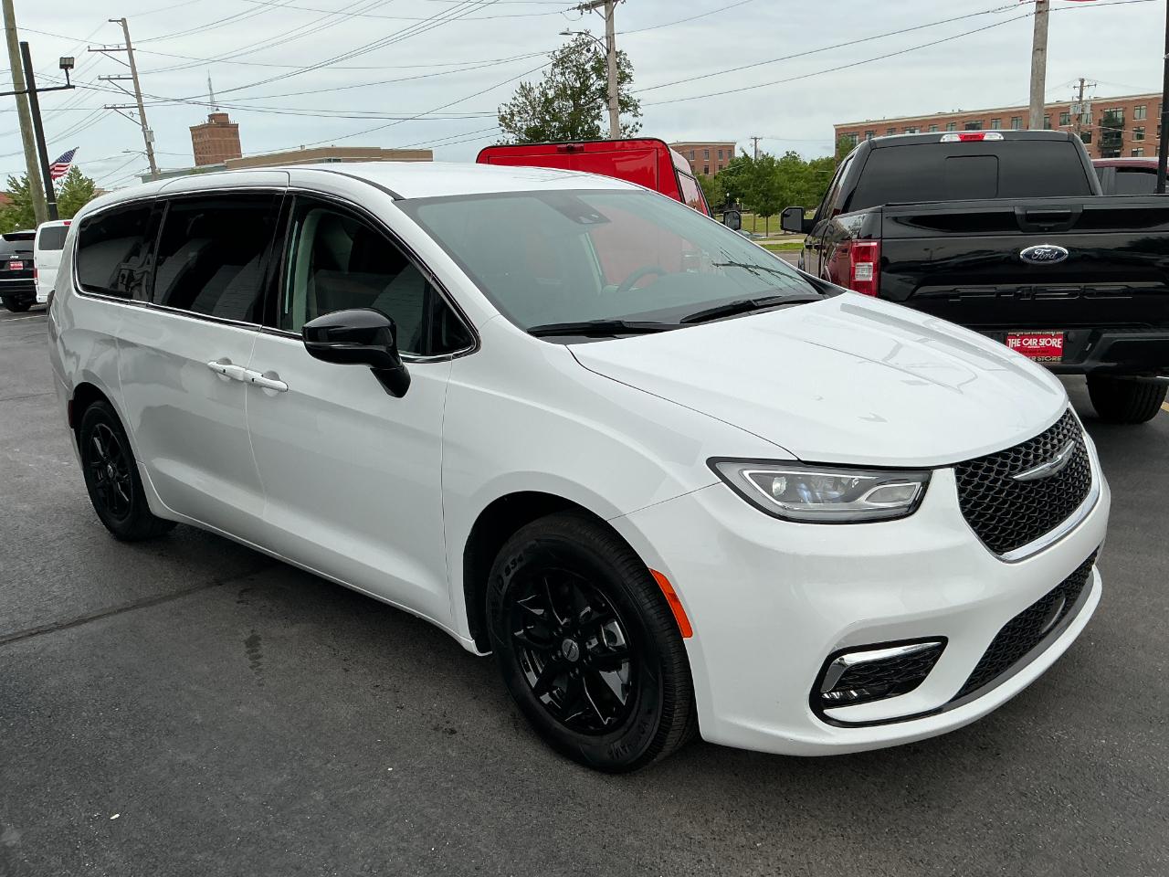 Chrysler Pacifica Touring L FWD 2024