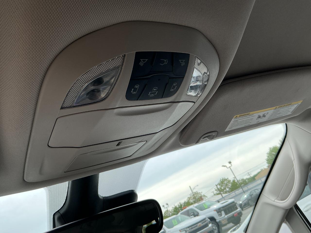 Chrysler Pacifica Touring L FWD 2024