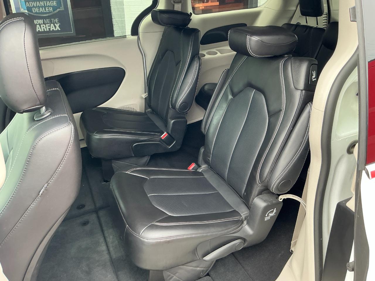 Chrysler Pacifica Touring L FWD 2024