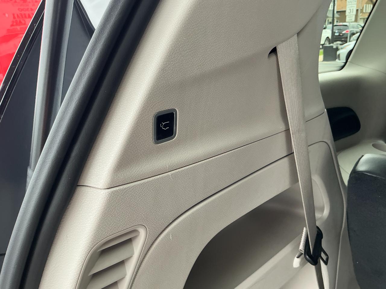 Chrysler Pacifica Touring L FWD 2024