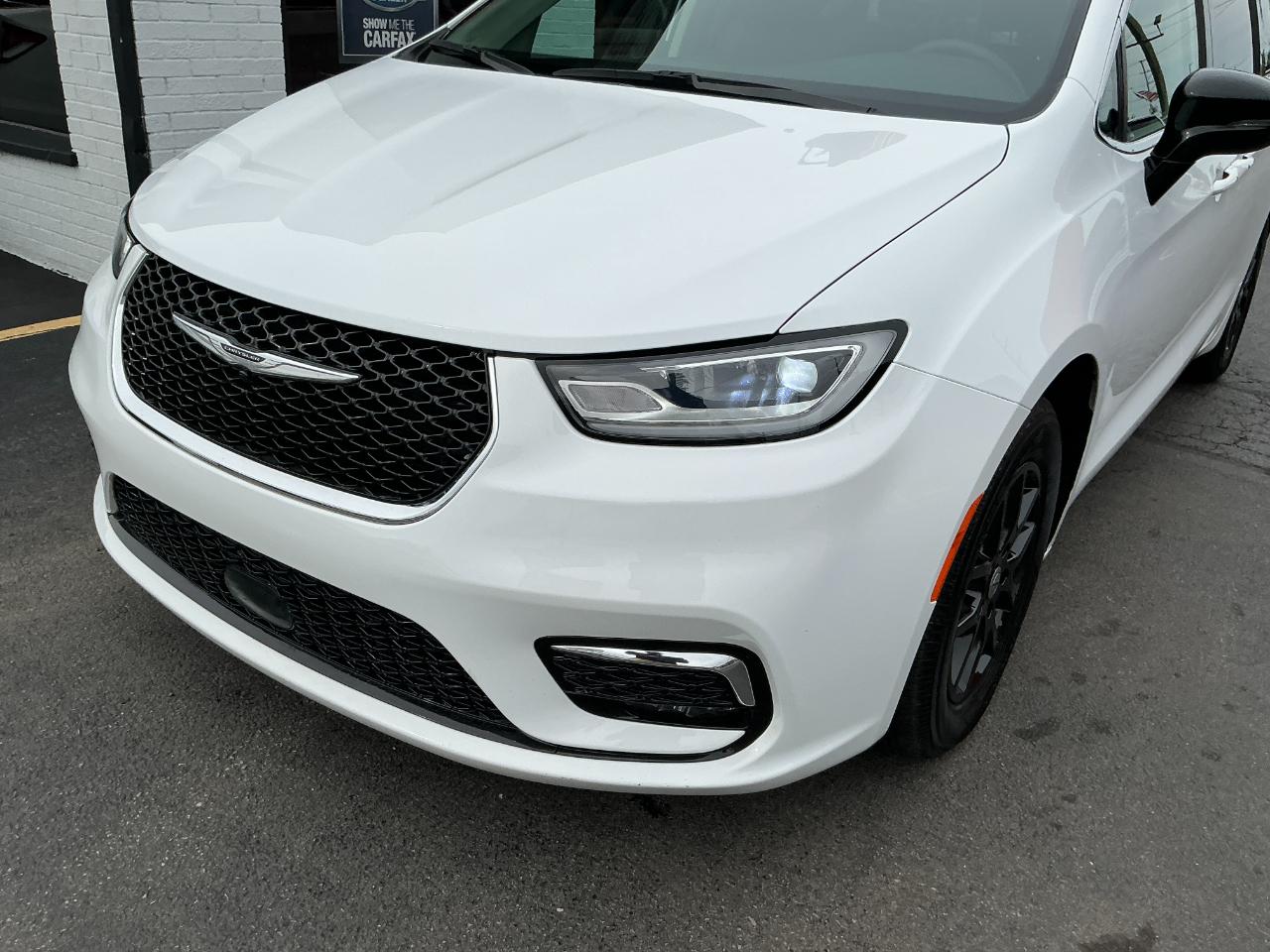 Chrysler Pacifica Touring L FWD 2024