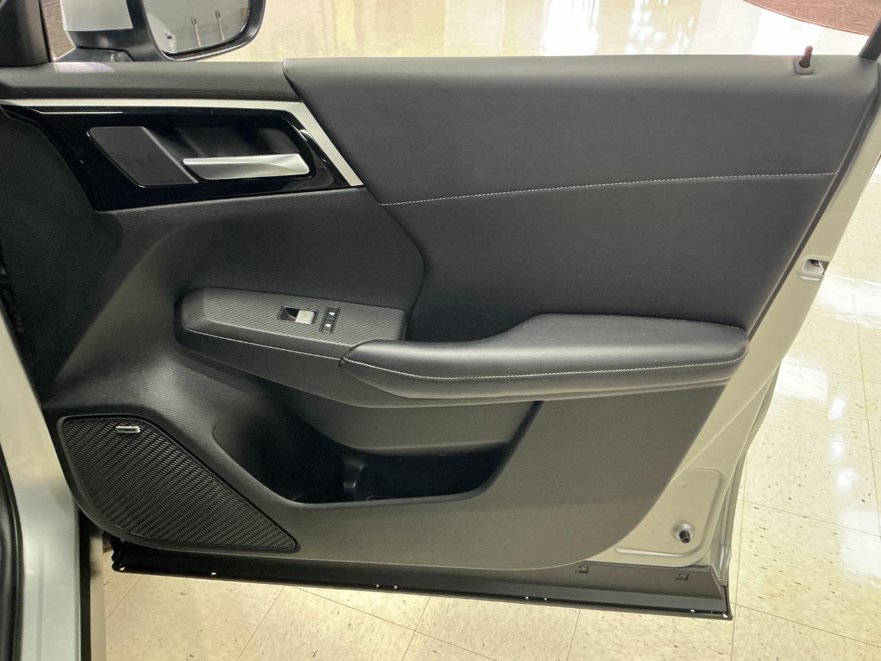 Mitsubishi Outlander SE S-AWC 2025