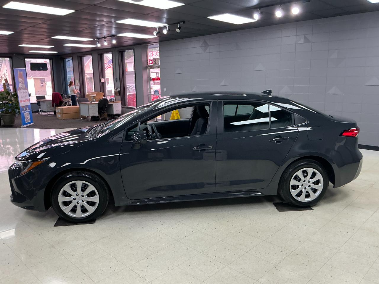 Toyota Corolla LE CVT (Natl) 2026