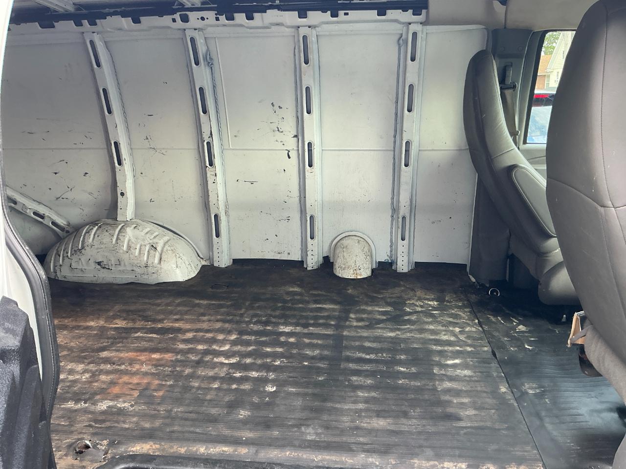 Chevrolet Express Cargo Van RWD 2500 135" 2019