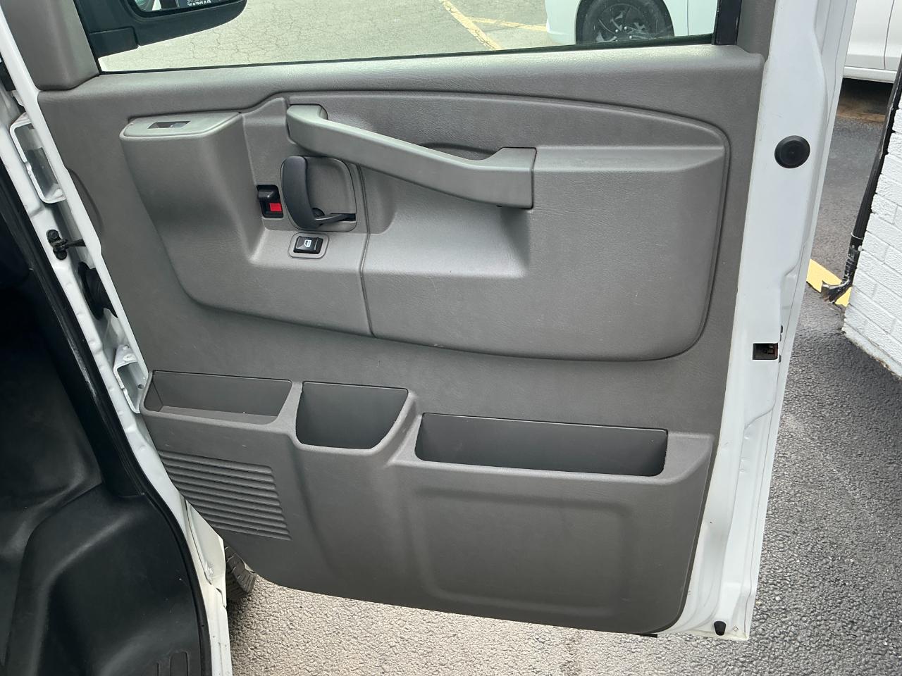 Chevrolet Express Cargo Van RWD 2500 135" 2019
