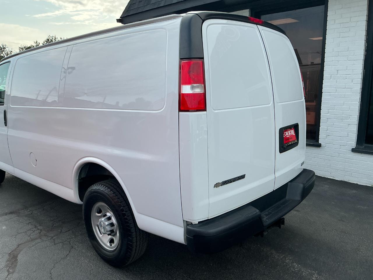 Chevrolet Express Cargo Van RWD 2500 135" 2019
