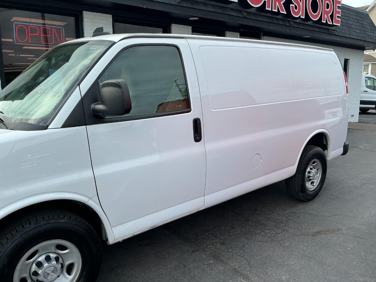 Chevrolet Express Cargo Van RWD 2500 135" 2019