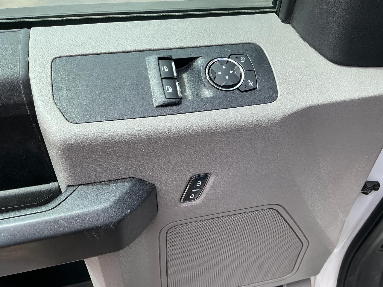 Ford F-150 XL Short Bed 2WD 2017