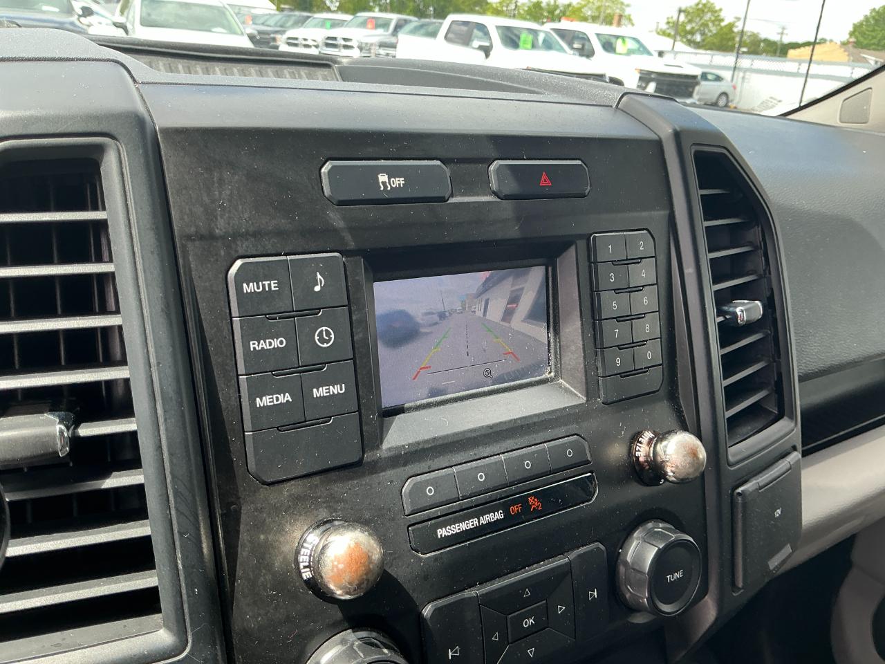 Ford F-150 XL Short Bed 2WD 2017