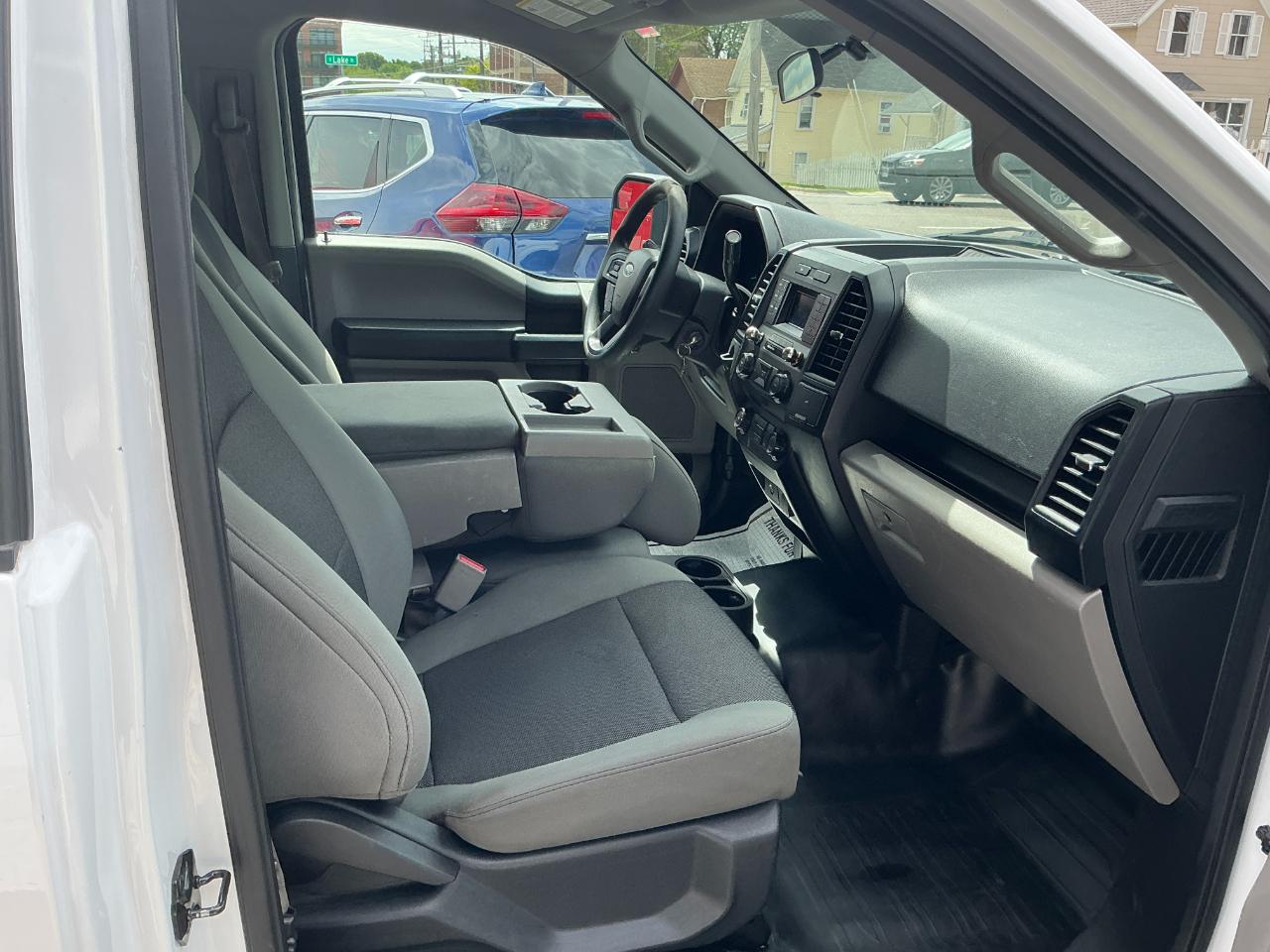 Ford F-150 XL Short Bed 2WD 2017