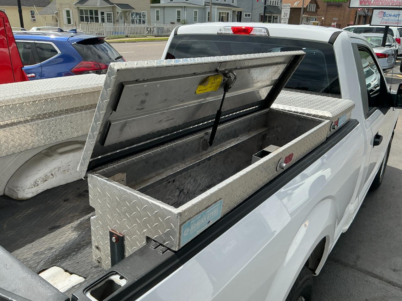 Ford F-150 XL Short Bed 2WD 2017