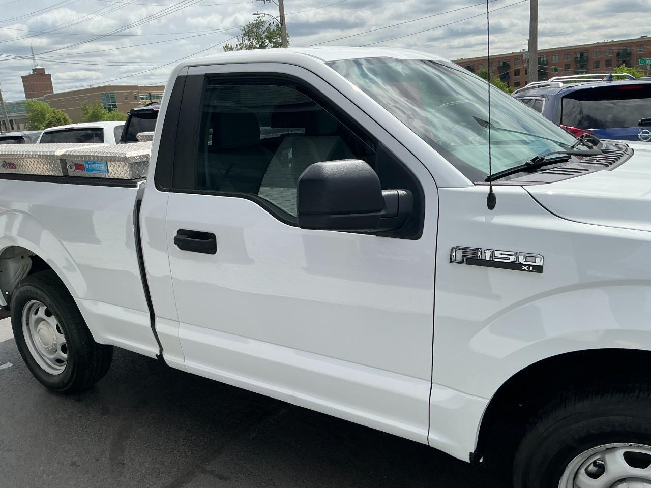 Ford F-150 XL Short Bed 2WD 2017
