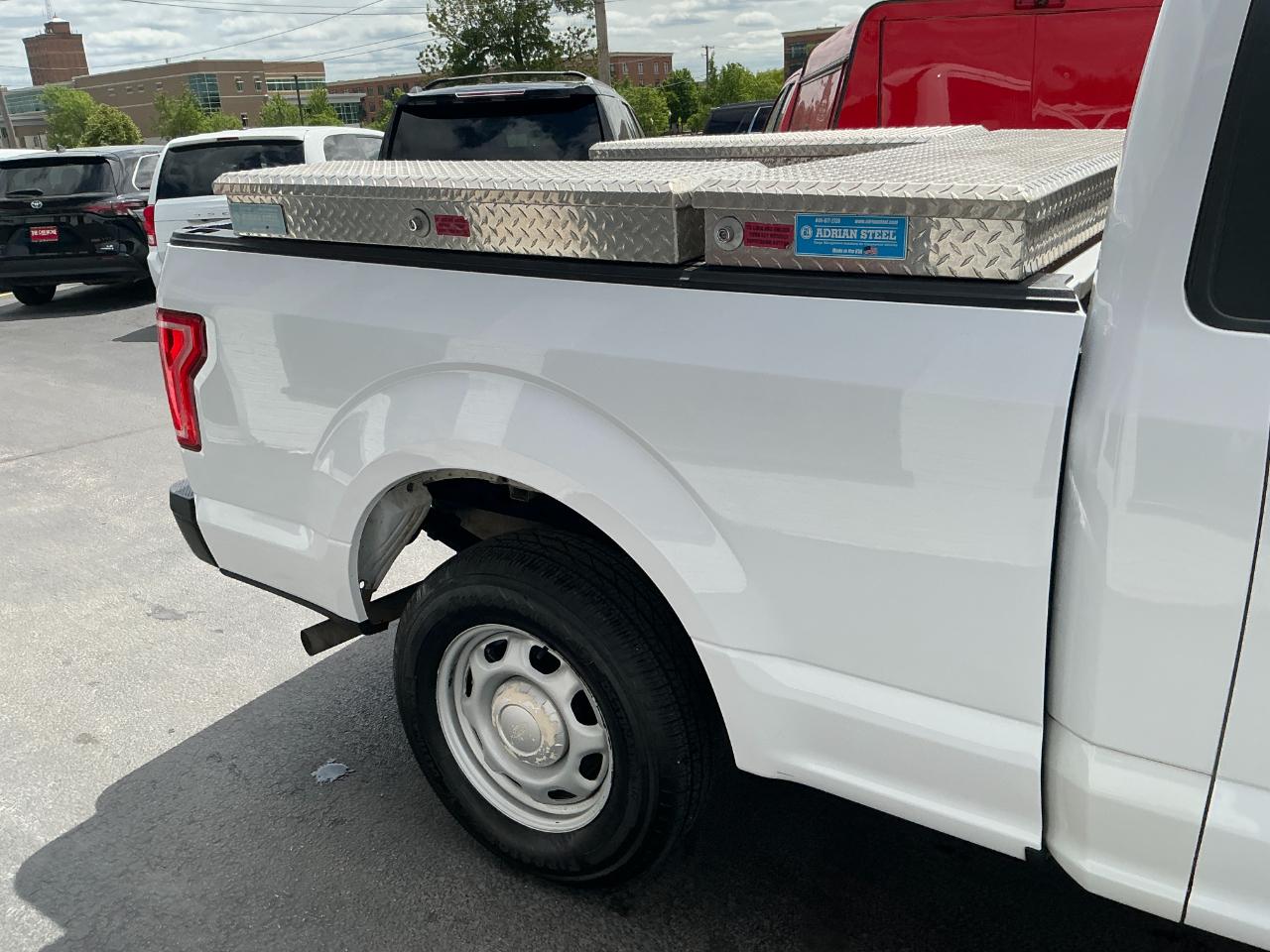 Ford F-150 XL Short Bed 2WD 2017