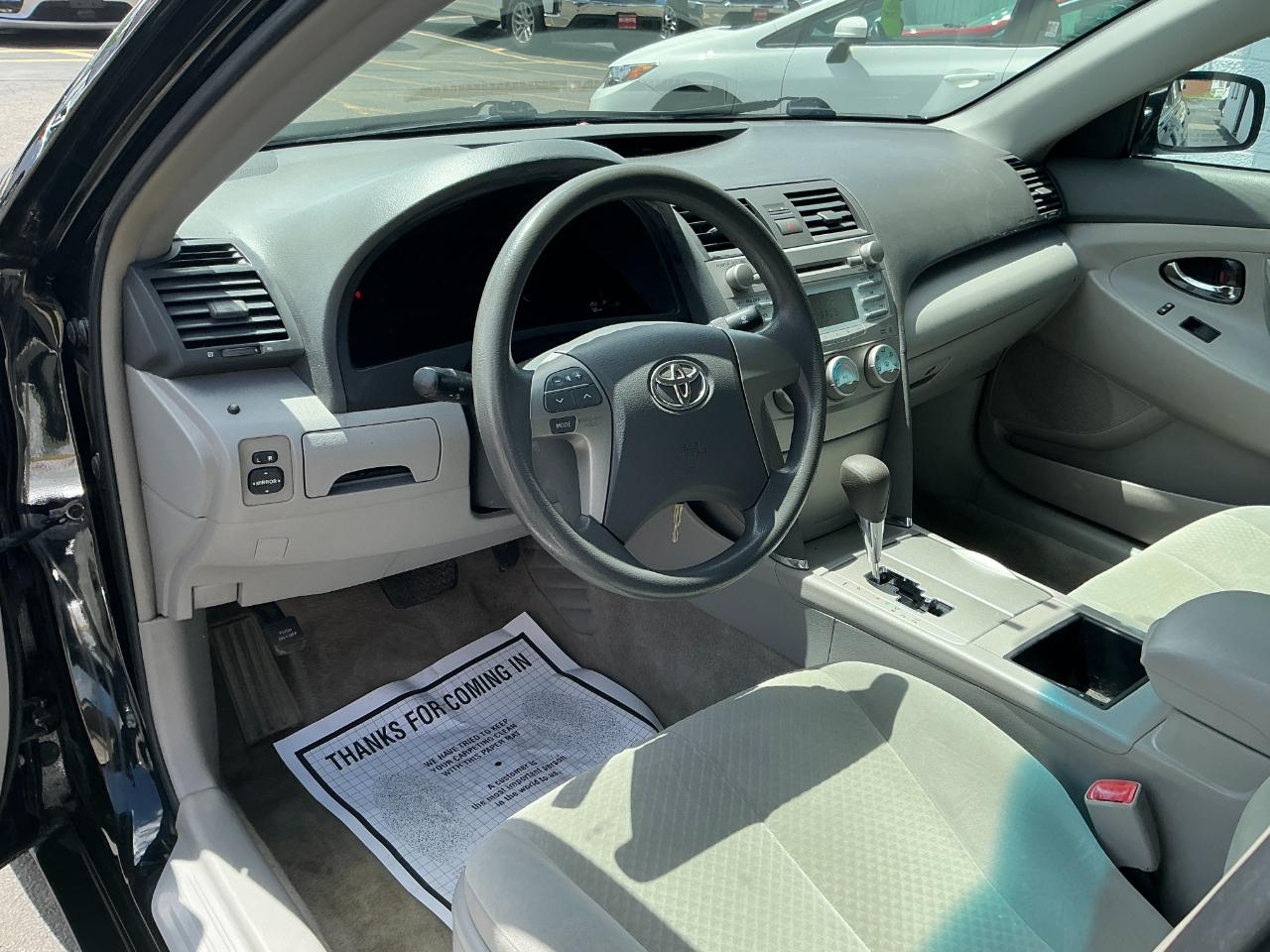 Toyota Camry 4dr Sdn LE Auto 2009