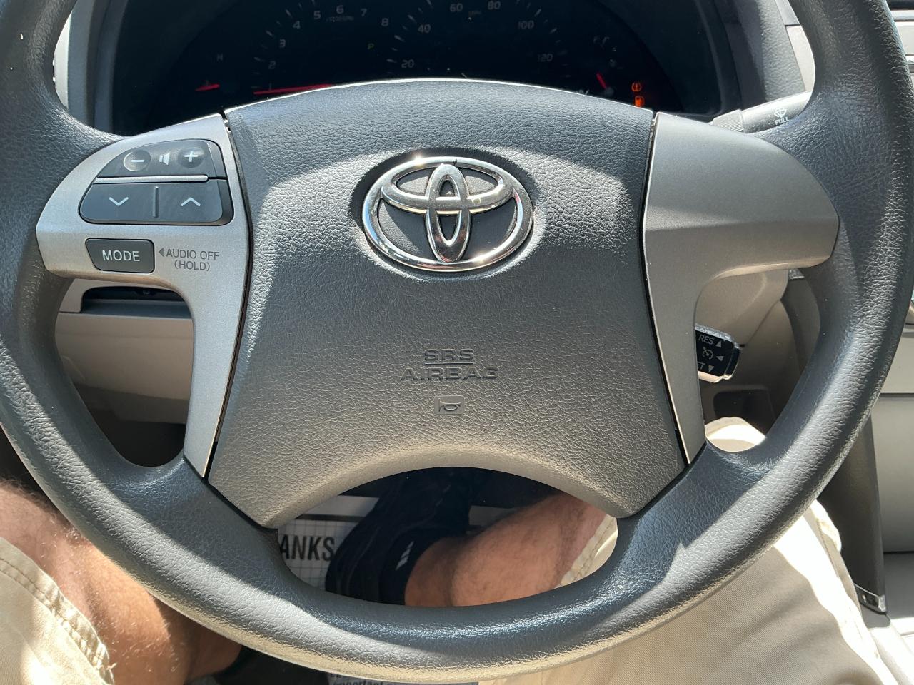 Toyota Camry 4dr Sdn LE Auto 2009