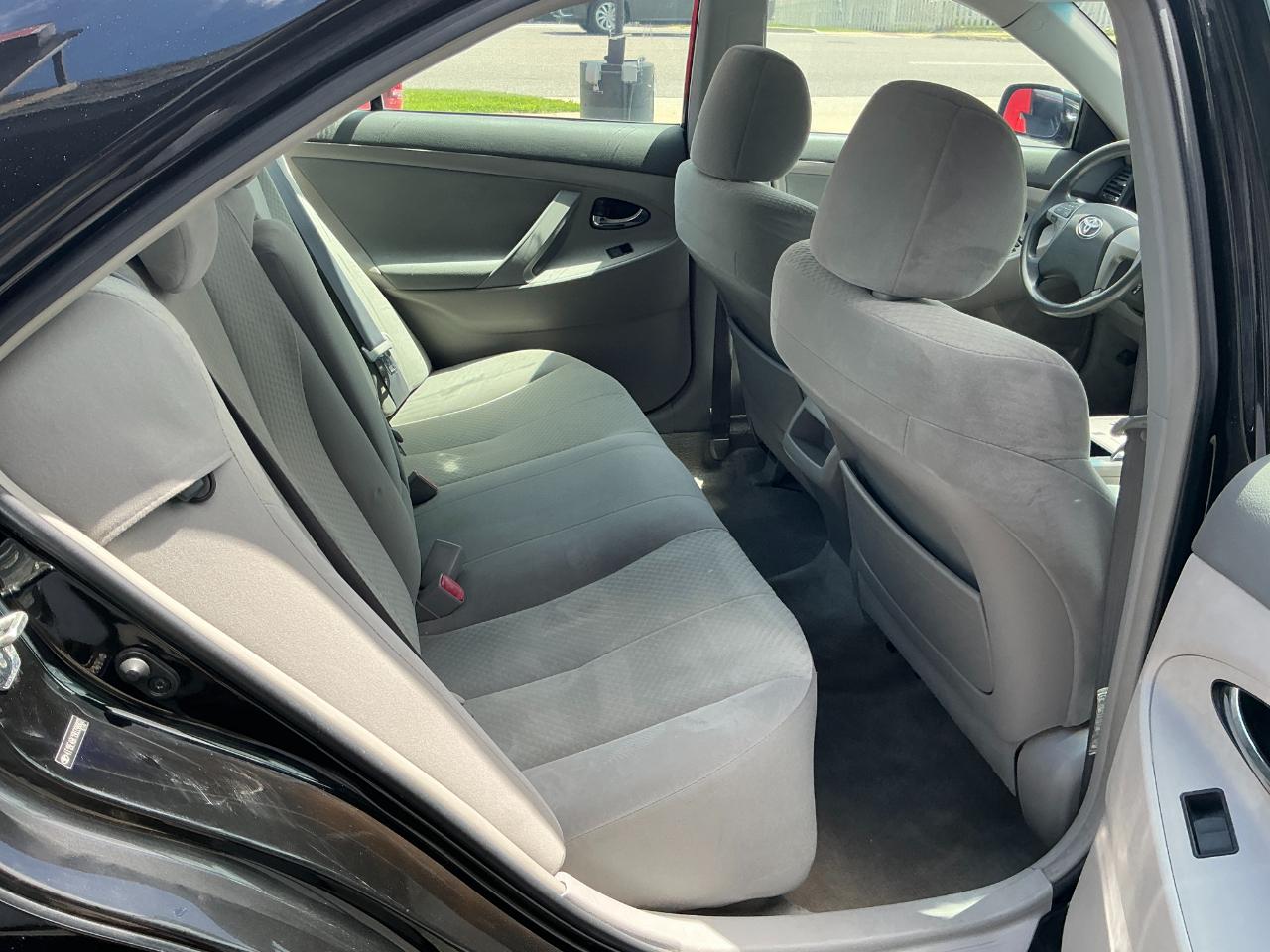 Toyota Camry 4dr Sdn LE Auto 2009