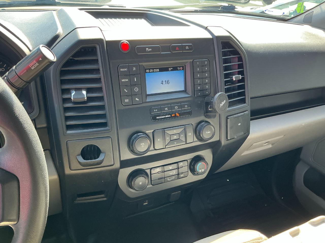 Ford F-150 XLT 2WD Reg Cab 8' Box 2020