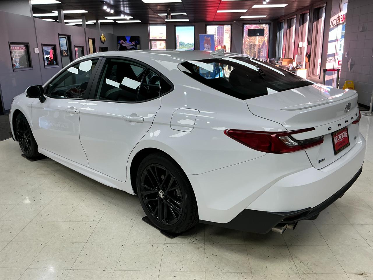 Toyota Camry SE Auto (Natl) 2025