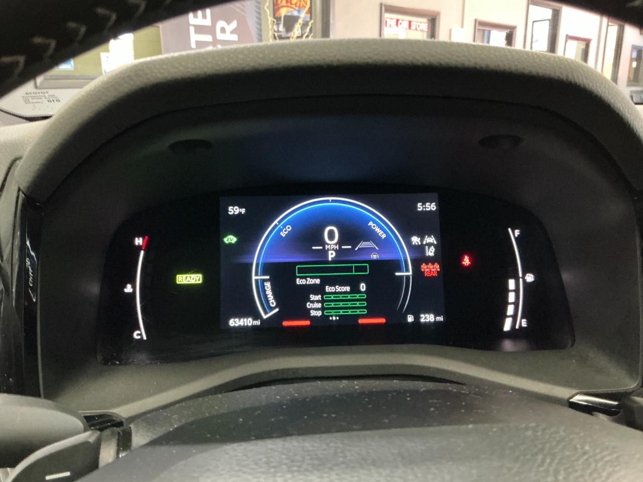 Toyota Camry SE Auto (Natl) 2025