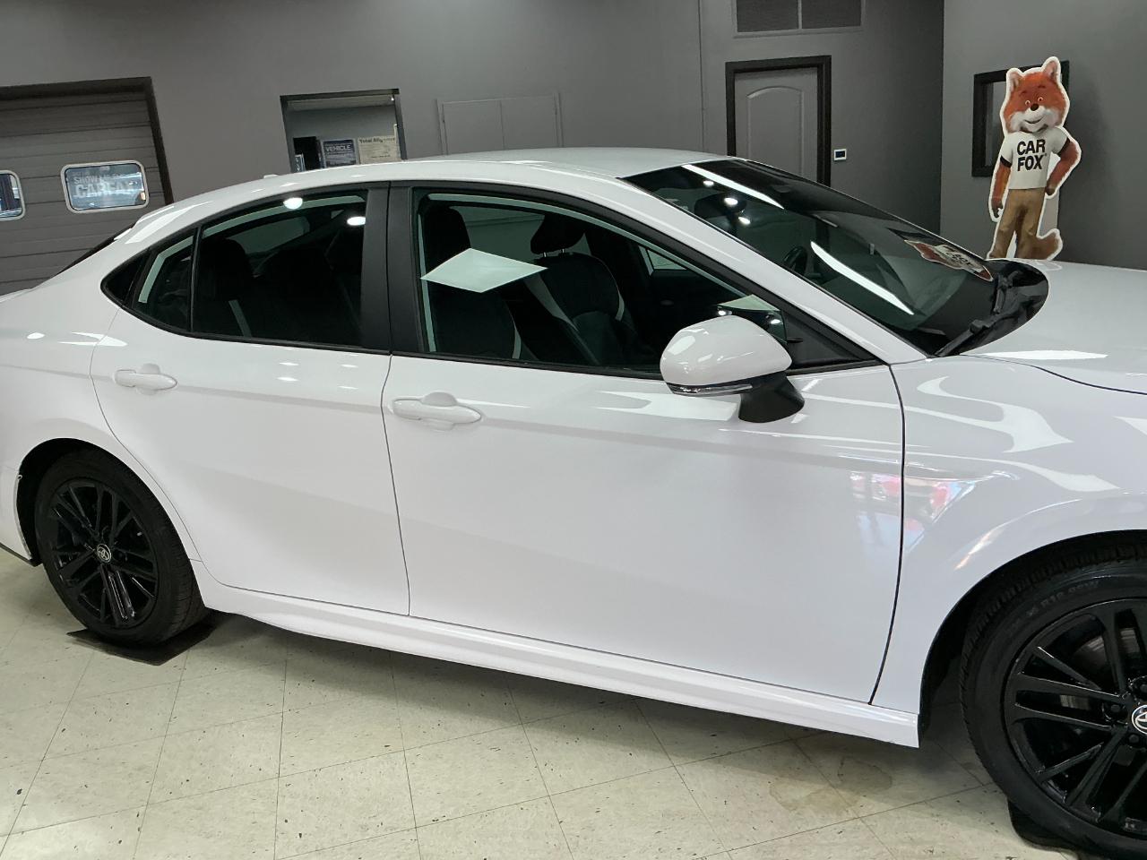 Toyota Camry SE Auto (Natl) 2025