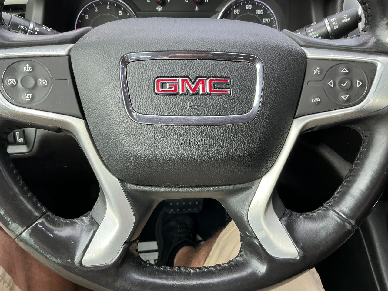 GMC Acadia FWD 4dr SLE w/SLE-2 2019
