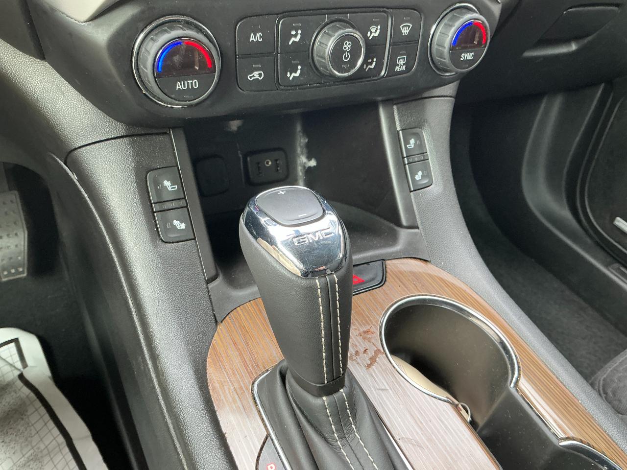 GMC Acadia FWD 4dr SLE w/SLE-2 2019