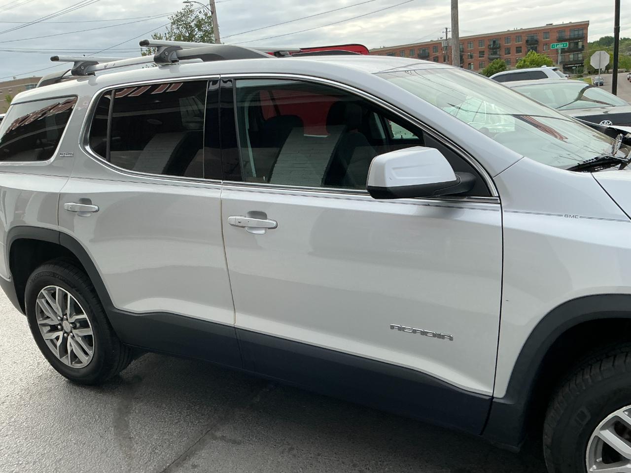GMC Acadia FWD 4dr SLE w/SLE-2 2019