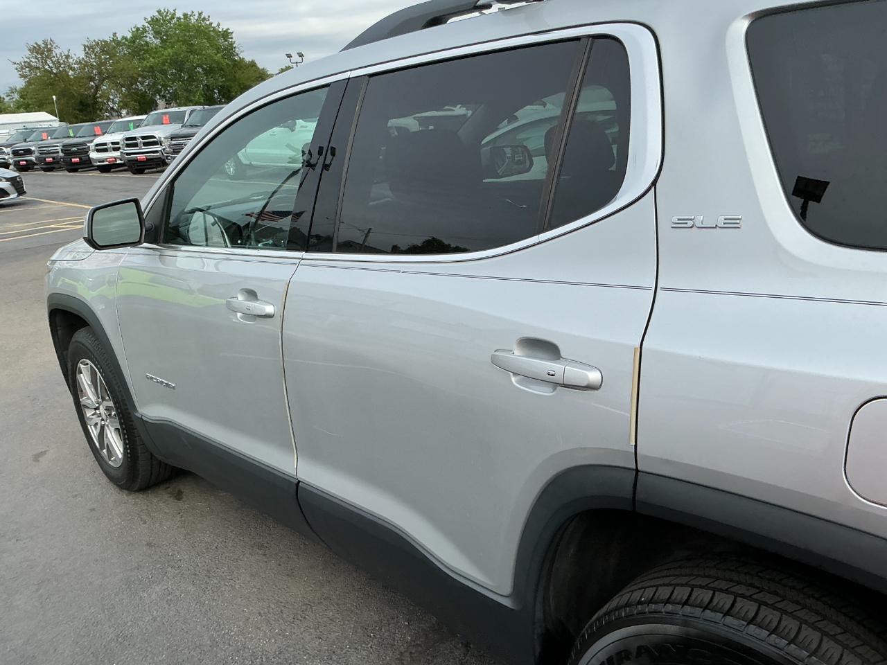 GMC Acadia FWD 4dr SLE w/SLE-2 2019