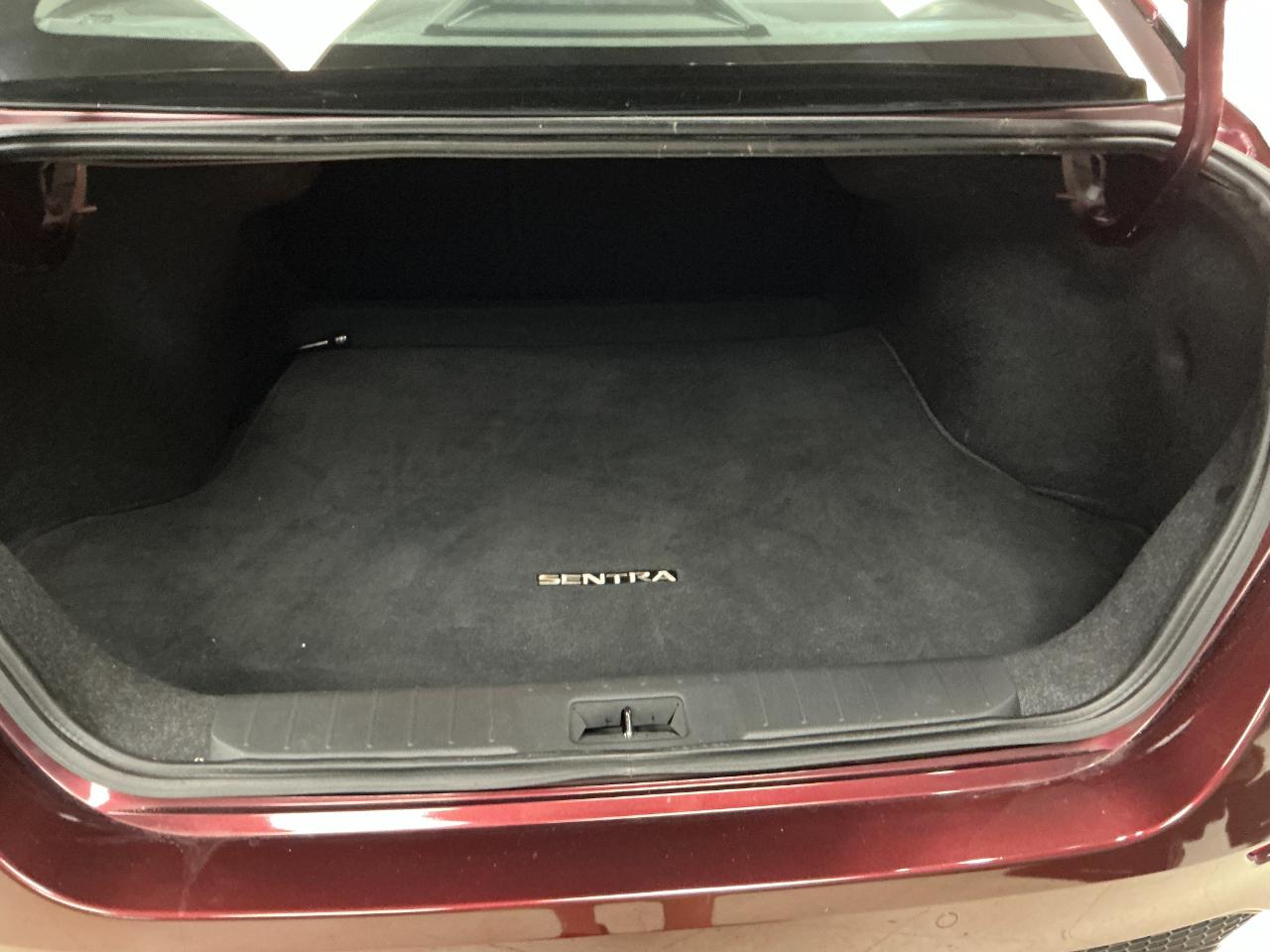 Nissan Sentra SV CVT 2022