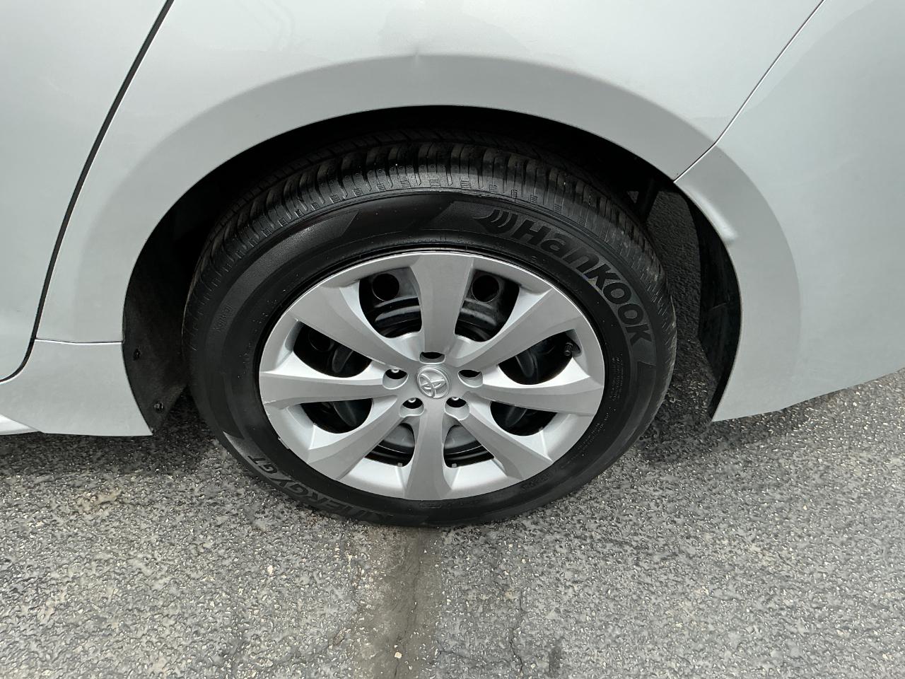 Toyota Corolla LE CVT (Natl) 2024