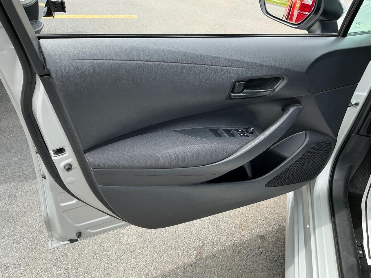 Toyota Corolla LE CVT (Natl) 2024