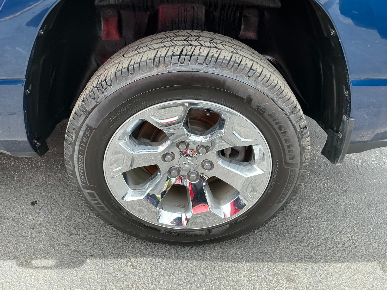 RAM 1500 Big Horn 4x4 Crew Cab 5'7" Box 2022
