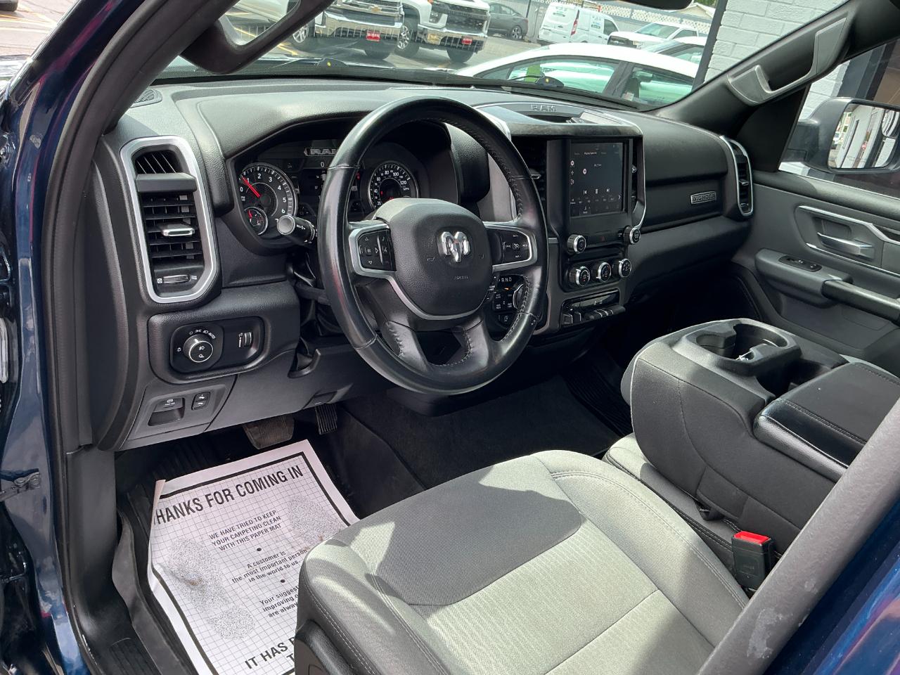 RAM 1500 Big Horn 4x4 Crew Cab 5'7" Box 2022