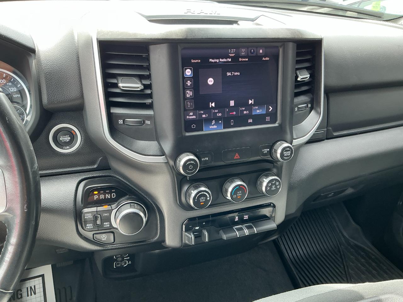 RAM 1500 Big Horn 4x4 Crew Cab 5'7" Box 2022