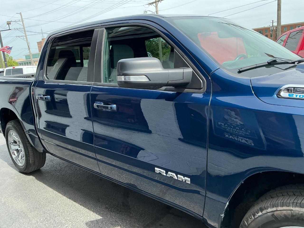 RAM 1500 Big Horn 4x4 Crew Cab 5'7" Box 2022