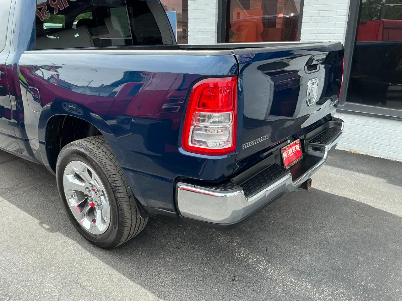 RAM 1500 Big Horn 4x4 Crew Cab 5'7" Box 2022